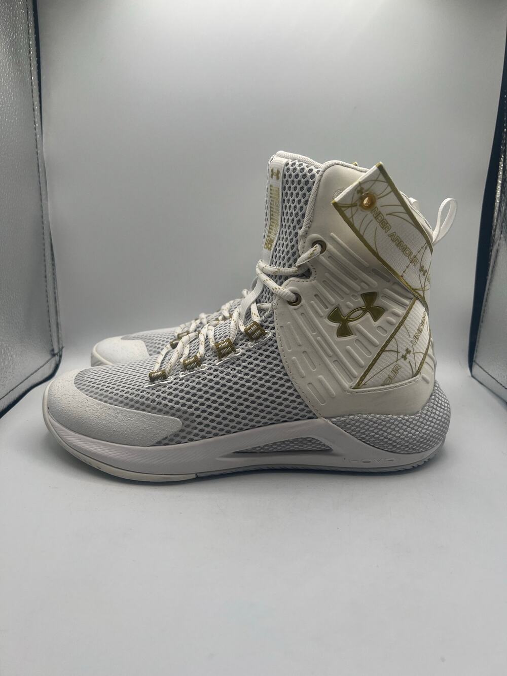 Under Armour HOVR Highlight Ace “White Metallic Gold” size 7 women’s